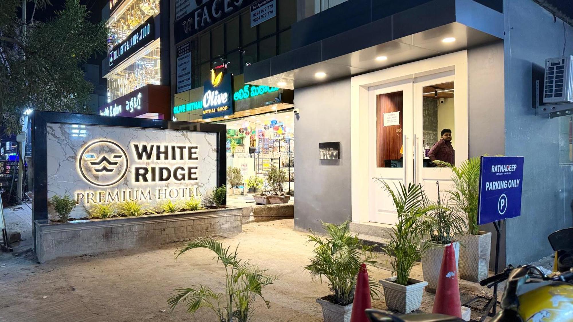 White Ridge Premium Hotel ไฮเดอราบัด ภายนอก รูปภาพ